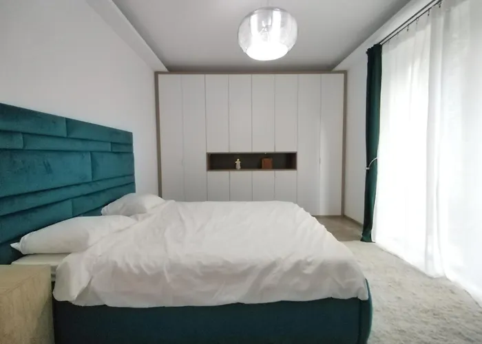 Kira Bucharest