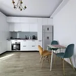 Apartment Kira *